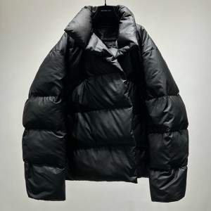 발렌시아가 랩 푸퍼 S-XL
